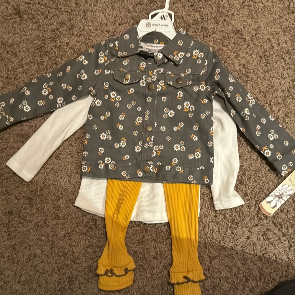 Daisy Fuentes outfit set, 24m